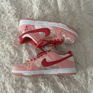 StrangeLove x Dunk Low SB ‘Valentine’s Day’